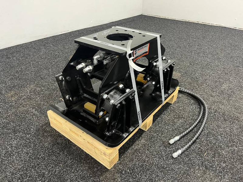 Haner  HPC 300A Hydraulic Plate Compactor