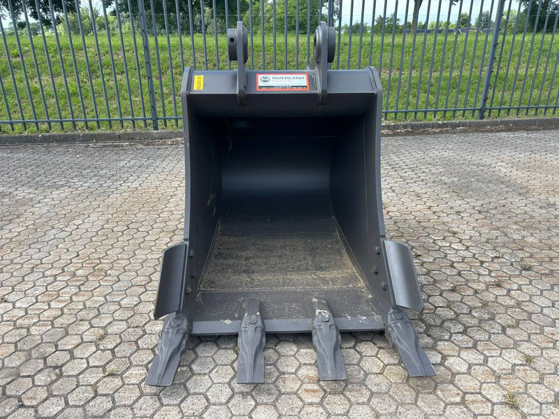 Volvo  43″ Excavator Rock Bucket