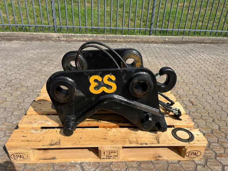 Eurosteel  CW40 CAT B linkage quick coupler